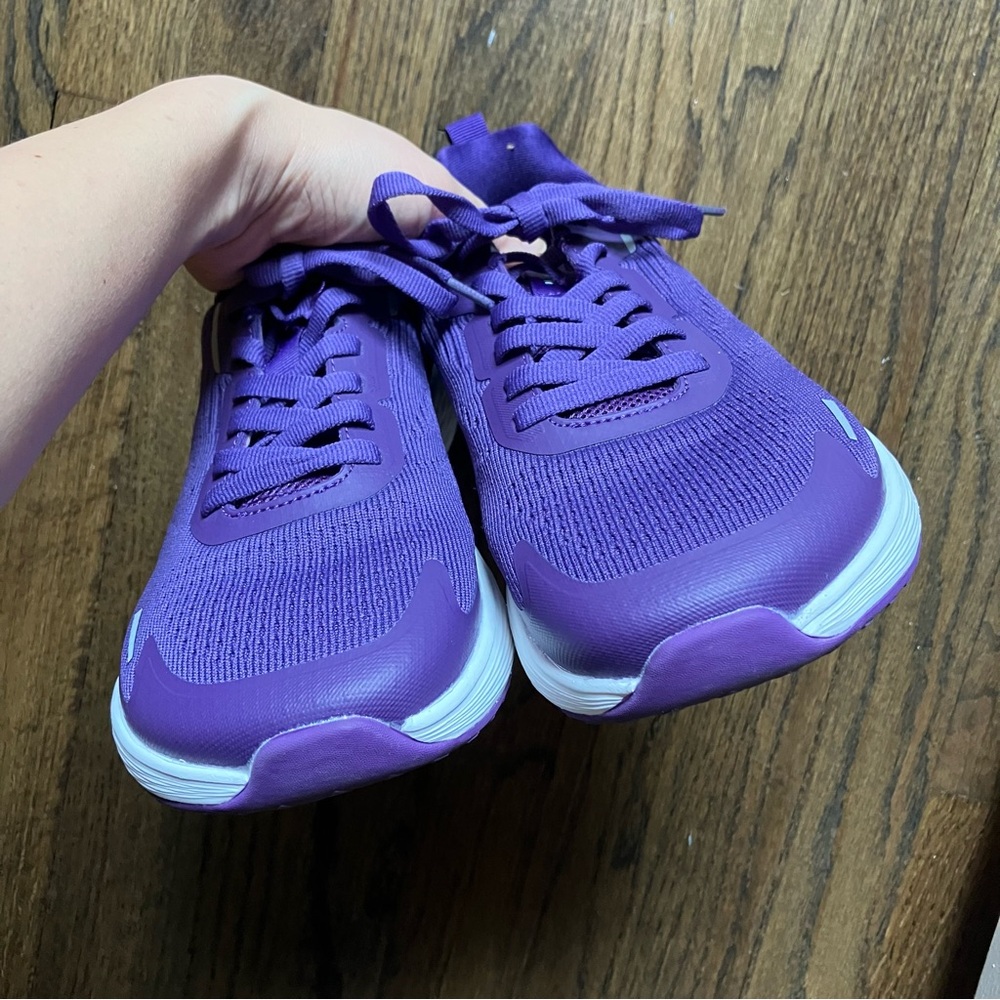 [SOLD] WHITIN Women's Wide Toe Box Sneakers Size 41